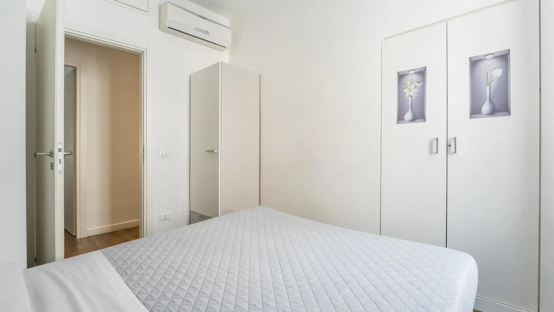About Colosseo - Appartamento Al Colosseo Nel Cuore Di Roma - Free Wifi Apartment